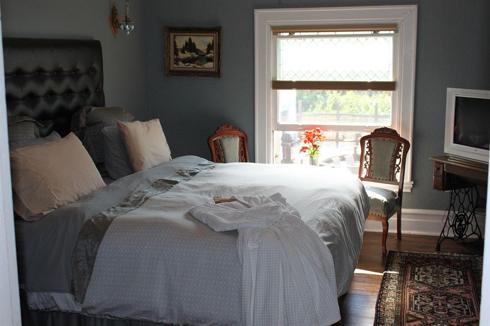 Green Oaks B&B Ниагара-он-те-Лейк Экстерьер фото