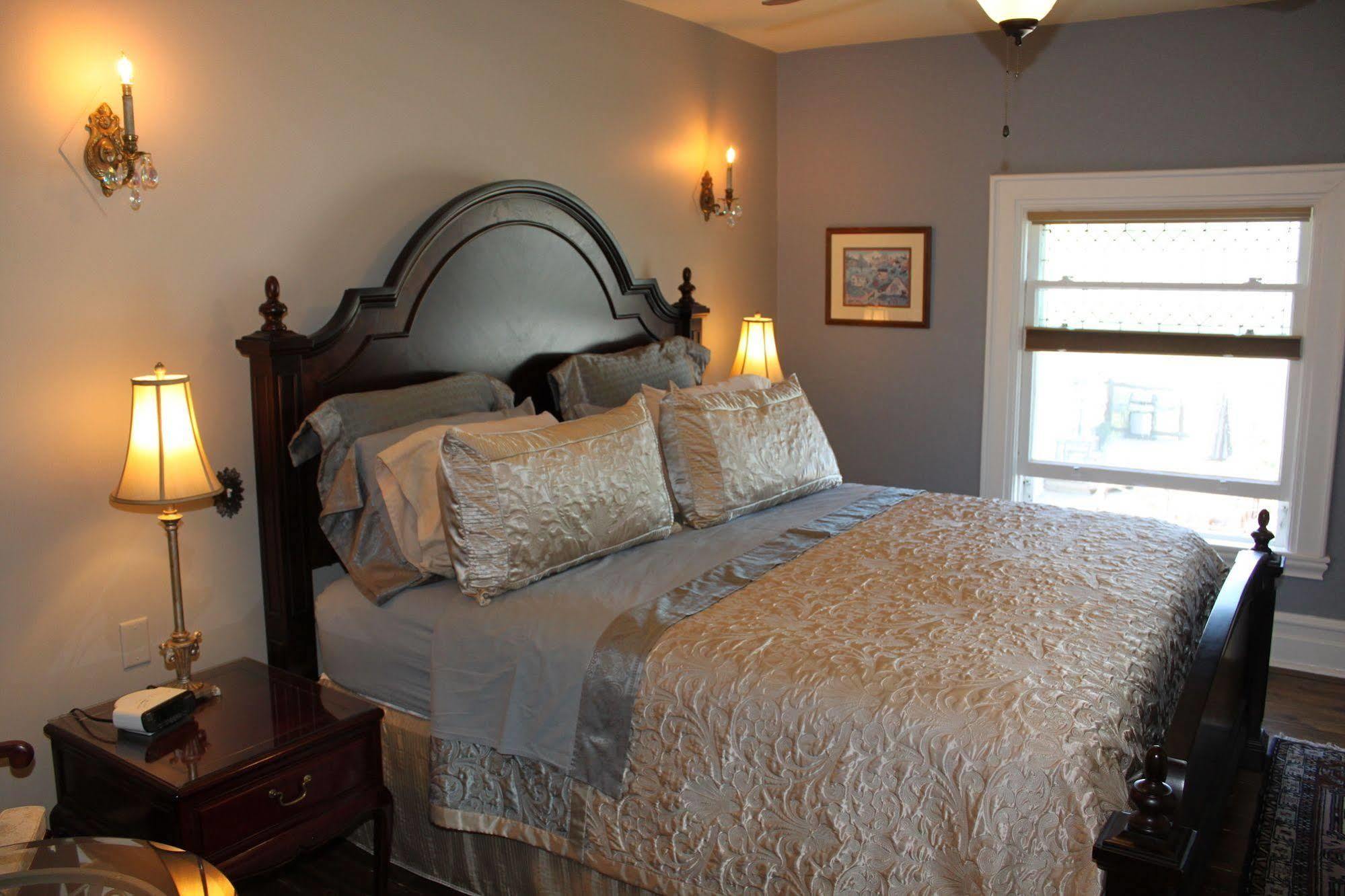 Green Oaks B&B Ниагара-он-те-Лейк Экстерьер фото