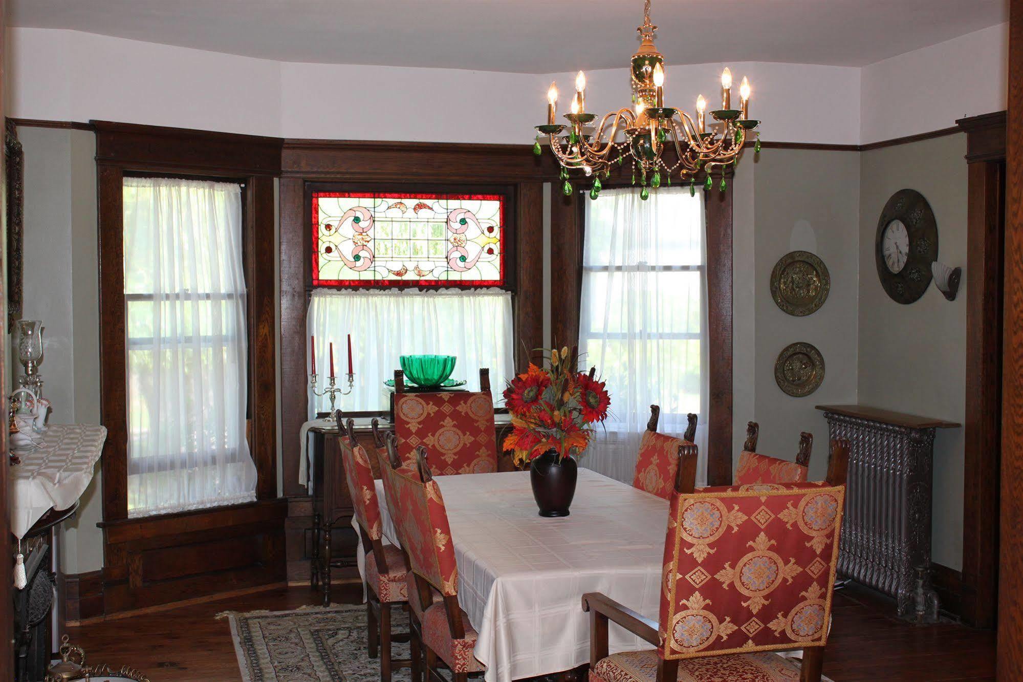 Green Oaks B&B Ниагара-он-те-Лейк Экстерьер фото