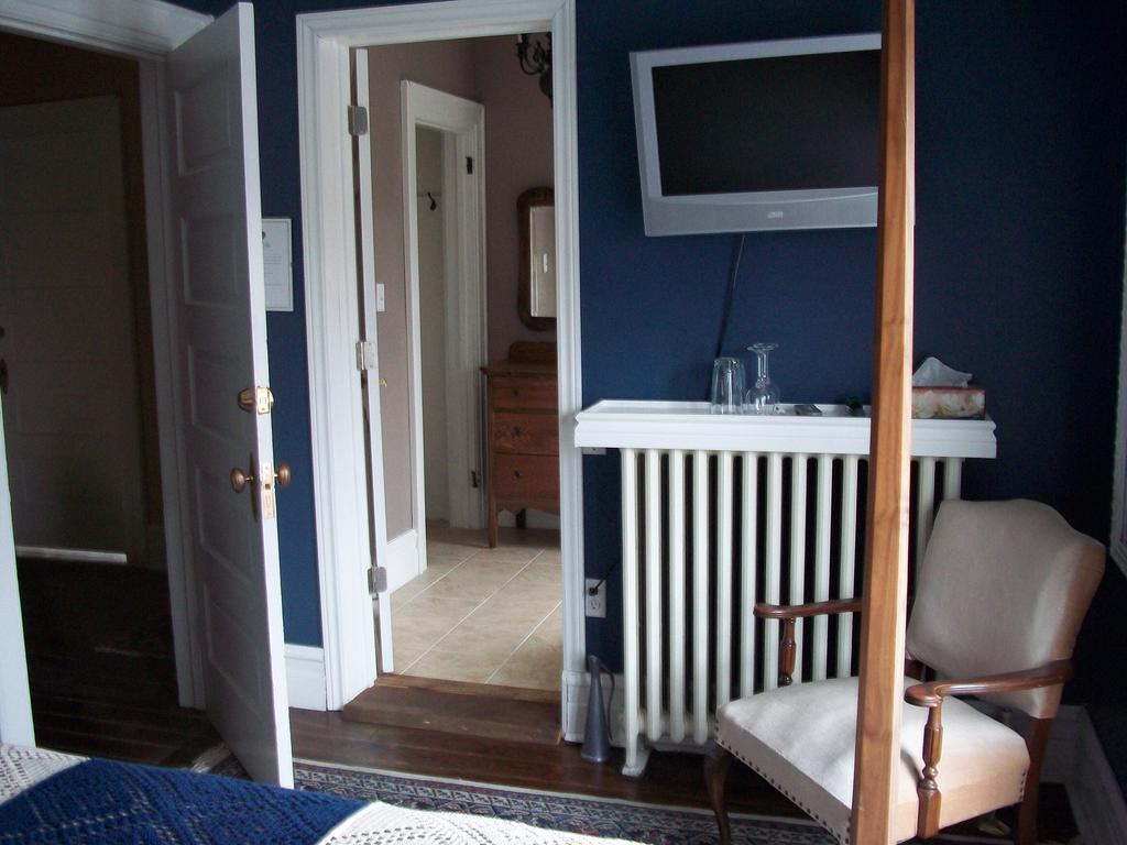 Green Oaks B&B Ниагара-он-те-Лейк Номер фото